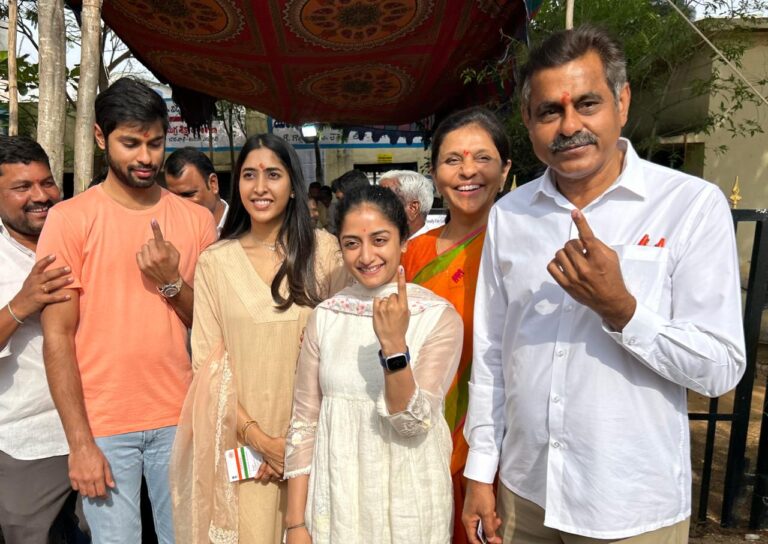 Chevella:  ఓటేసిన కొండా విశ్వేశ్వర్ రెడ్డి