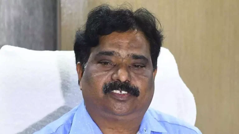 Samayam Column: అయ్యా.. ఎస్, ఐ పిటీ ఎస్ Samayam Column: అయ్యా.. ఎస్, ఐ పిటీ ఎస్