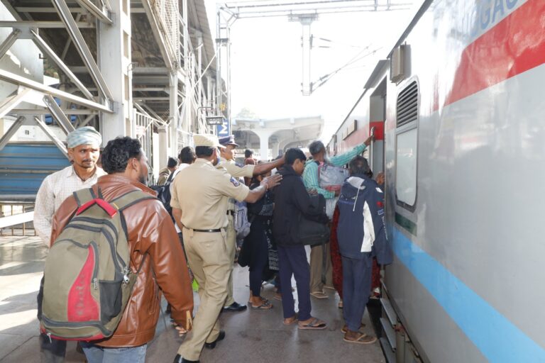 804 special trains for festivals:  దీపావళి, ఛత్ పండుగలకు 804 స్పెషల్ ట్రైన్స్