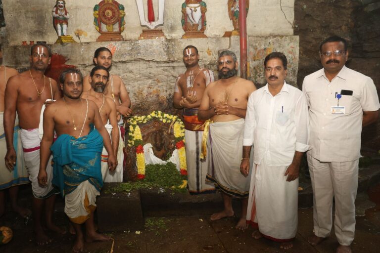 Tirumala: తిరుమలలో ఘనంగా చక్రతీర్థ ముక్కోటి Tirumala: తిరుమలలో ఘనంగా చక్రతీర్థ ముక్కోటి