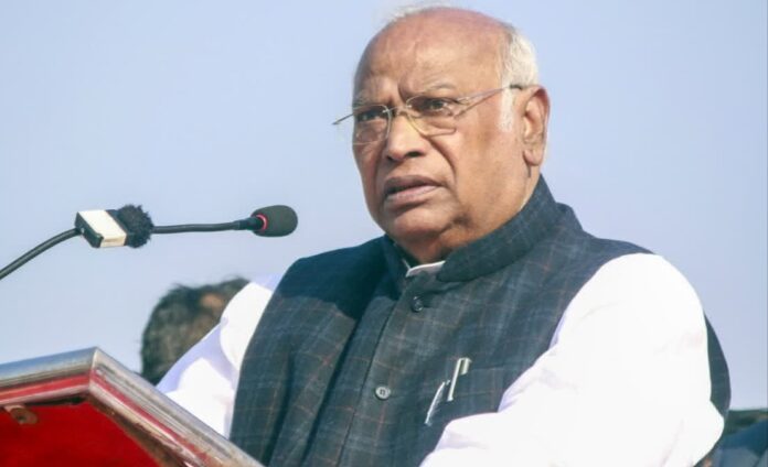 ప్రధానమంత్రి నరేంద్ర మోదీకి లేఖ రాసిన మల్లికార్జున ఖర్గే