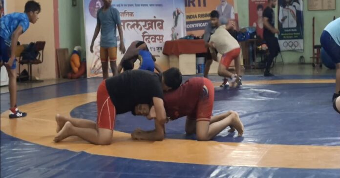Indian Wrestlers
