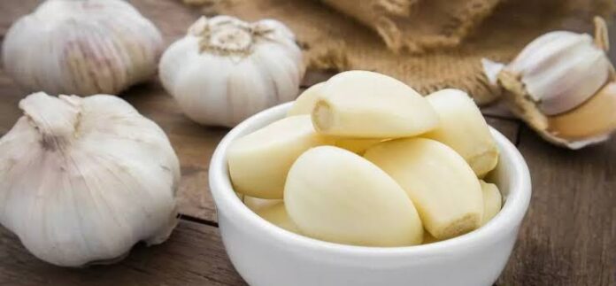 Who should avoid garlic