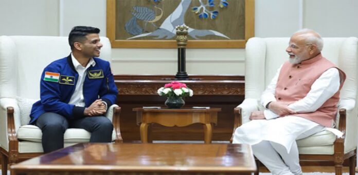 Shubhanshu Shukla with pm