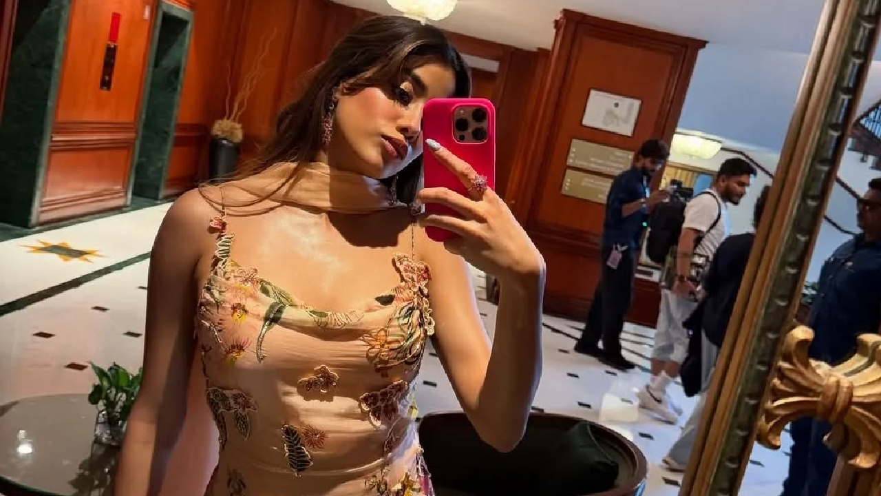 Janhvi Kapoor fashion
