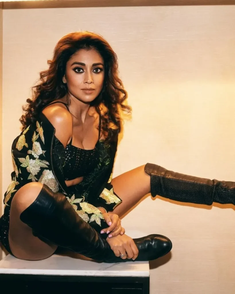 shriyasaran latest pics