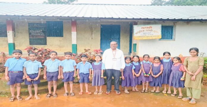 Teacher's 28 years of service in the forest