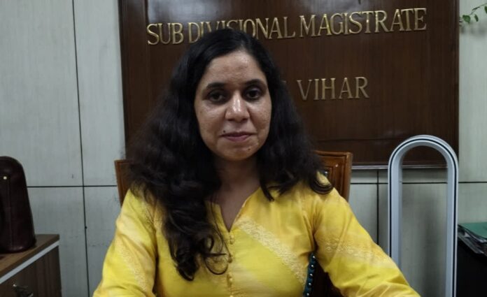 Blind IAS officer Aayushi Singh