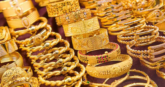 Gold Price Down: A Brief Respite for Buyers, But Is a Major Correction Coming