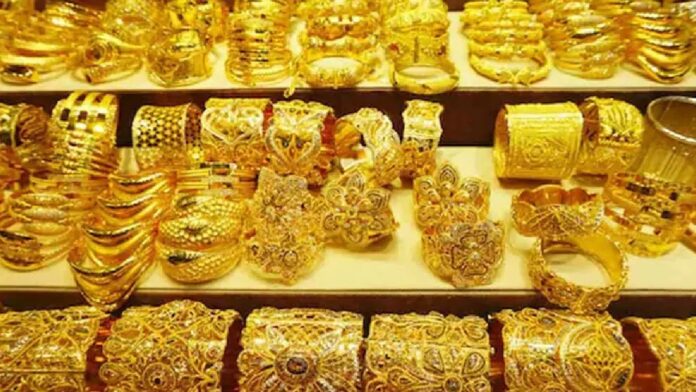 Amid gold rates fall heavily silver on boiling, Know latest rates