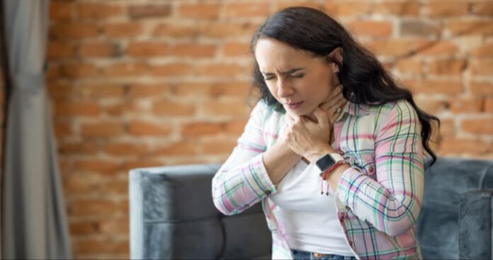 Early warning signs of throat cancer