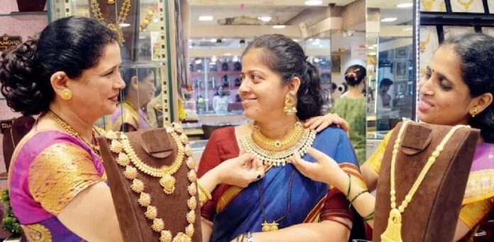 Gold Prices Soar: Check Today's (Oct 25) Rates, Reasons for Rise, and Prices in Hyderabad, Vijayawada