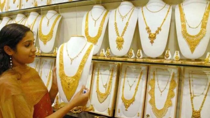 Gold and silver in nonstop rally silver hit all time high of kg 1.95 lakhs shocking Indians