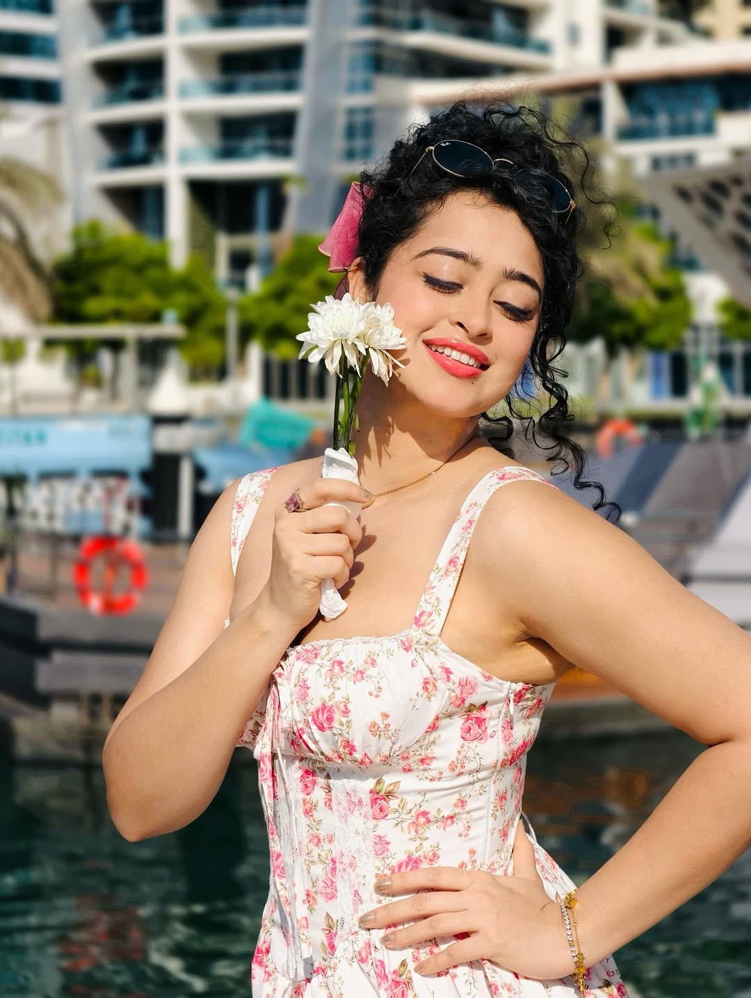 Apsara Rani sizzling look