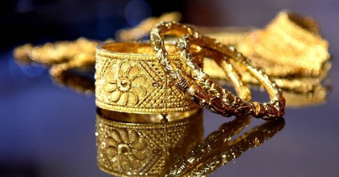 Telugu states people happy with gold silver rates fall, Know latest rates in AP TG